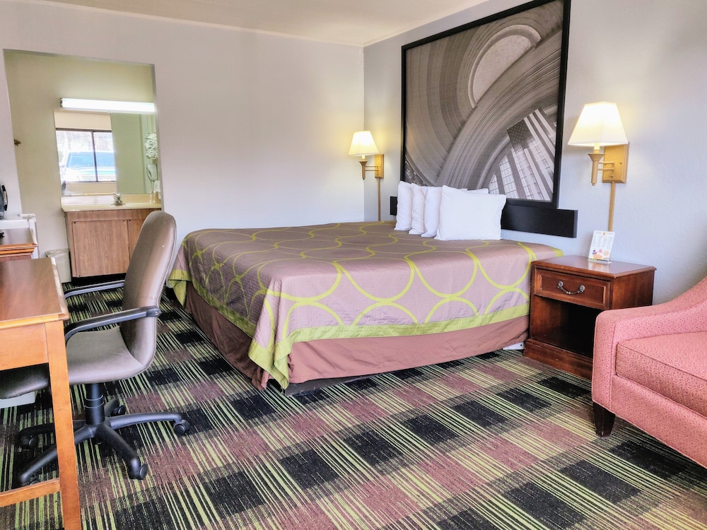 Deluxe Room, 1 King Bed