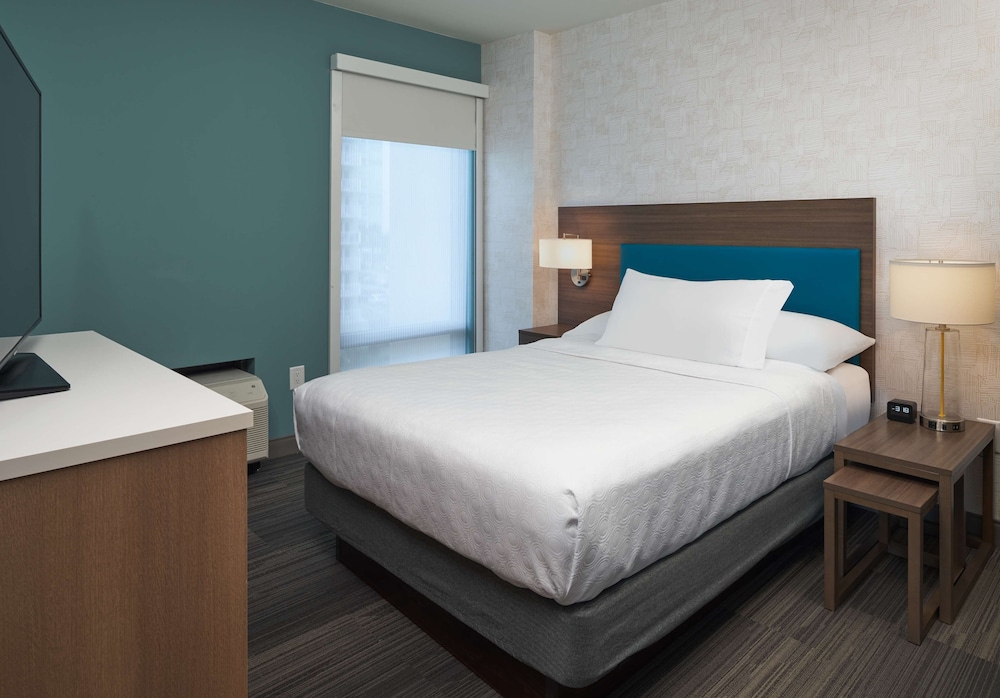 Suite, 1 King Bed, Ocean View - Photo 4