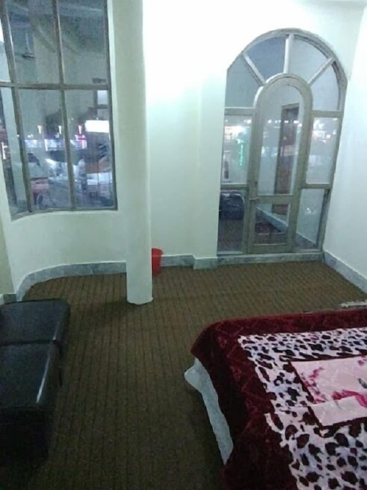 Standard Double Room - Photo 3