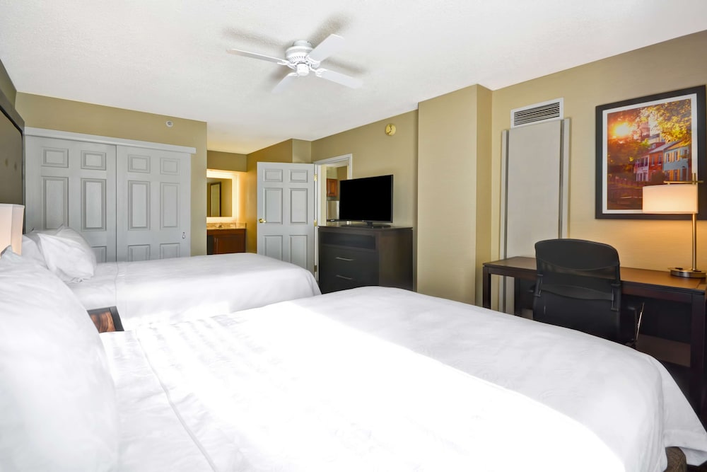 Suite, 2 Queen Beds - Photo 3