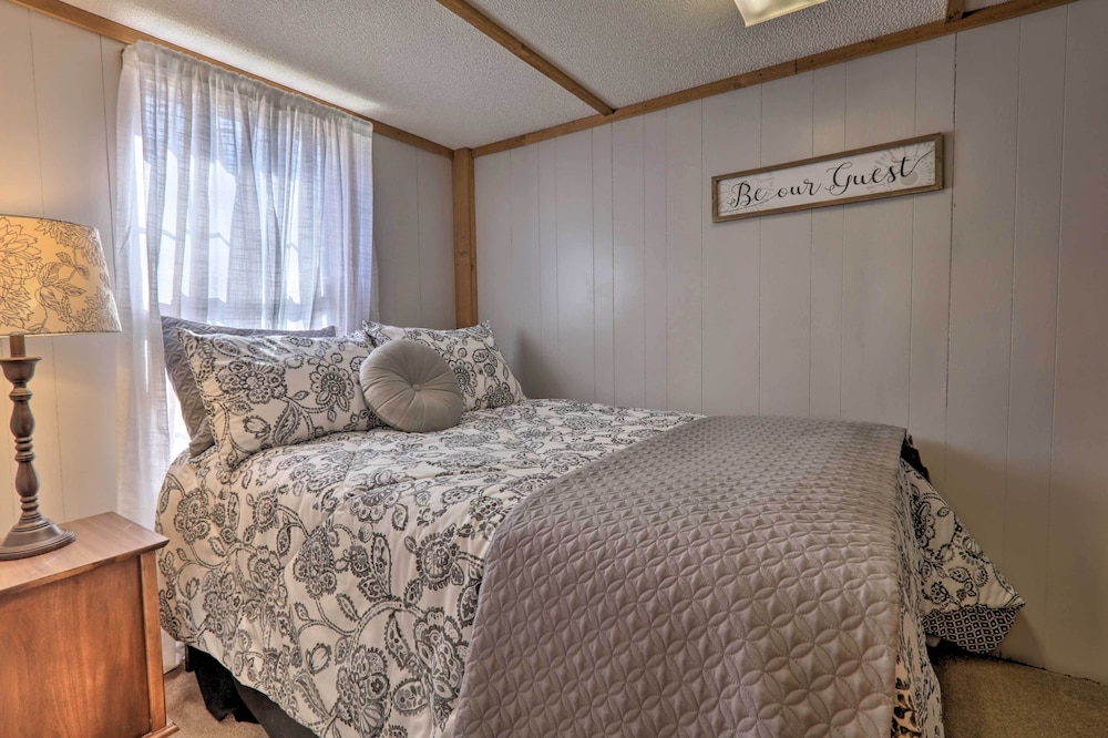House (1 Bedroom) - Photo 1