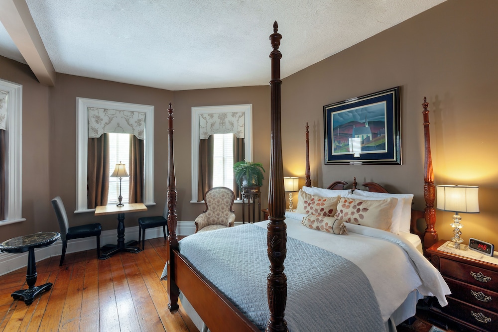 Deluxe Room, 1 Queen Bed, Garden View photo 2