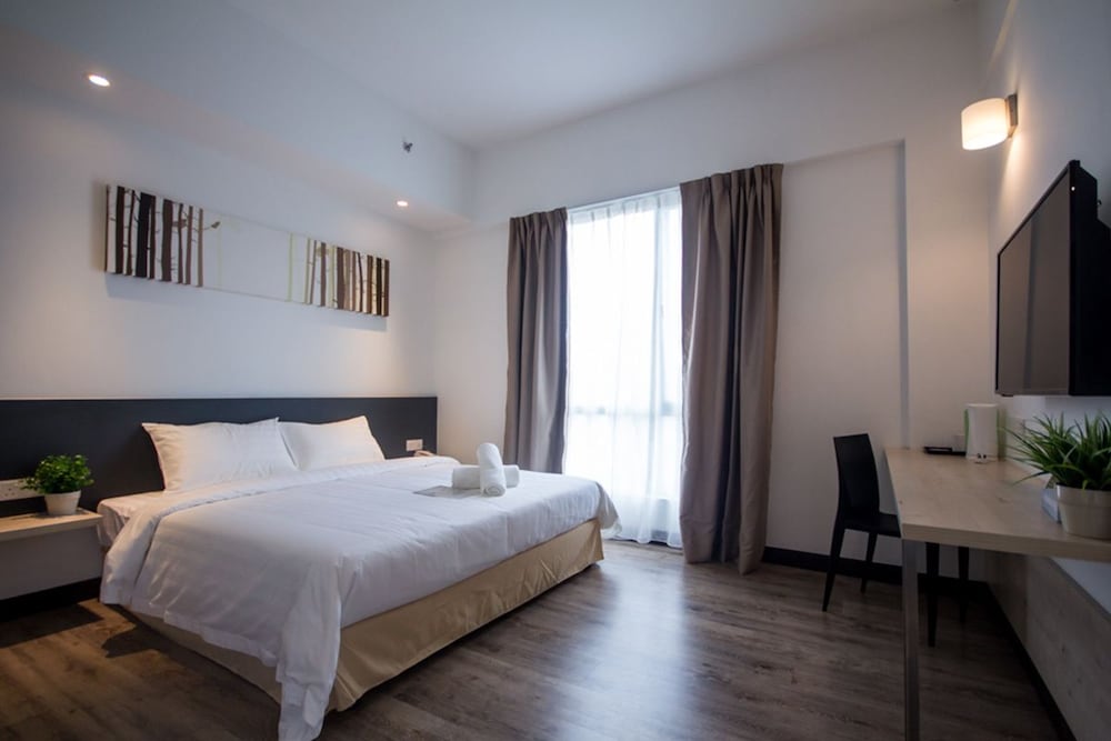 Standard King Room - No Window
