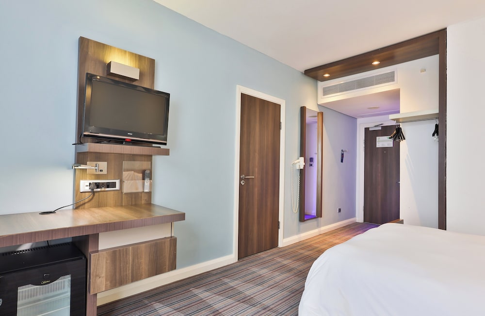 Standard Room, 1 Double Bed with Sofa bed - Photo 9