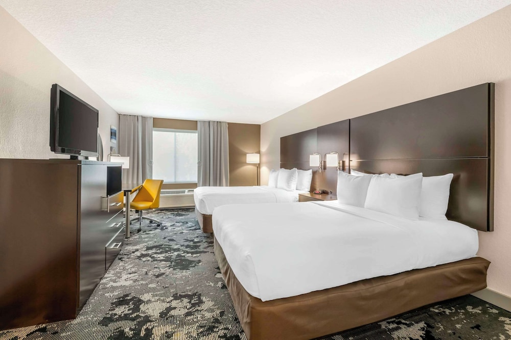Room, Accessible, Non Smoking (2 Queen Beds & 1 Sofa Bed)