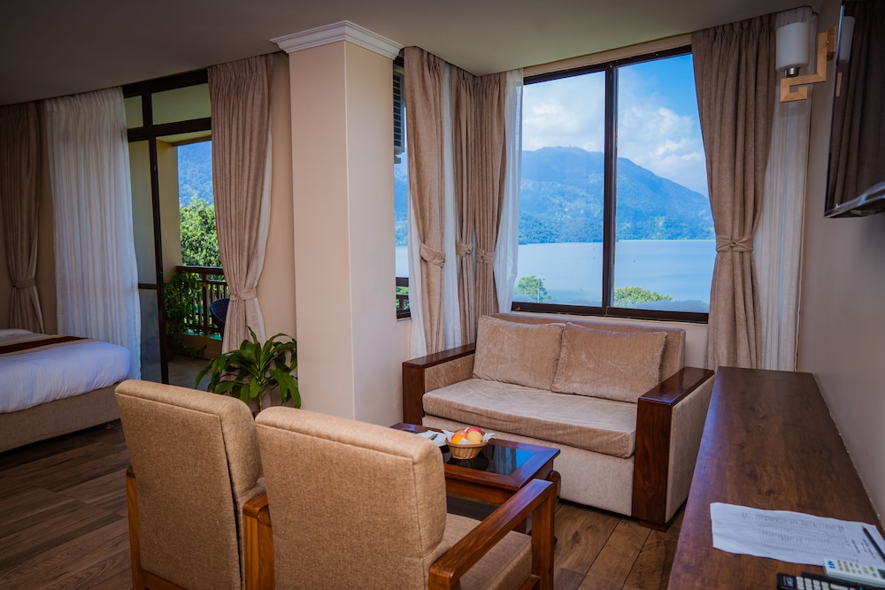 Standard Suite, Lake View - Photo 24