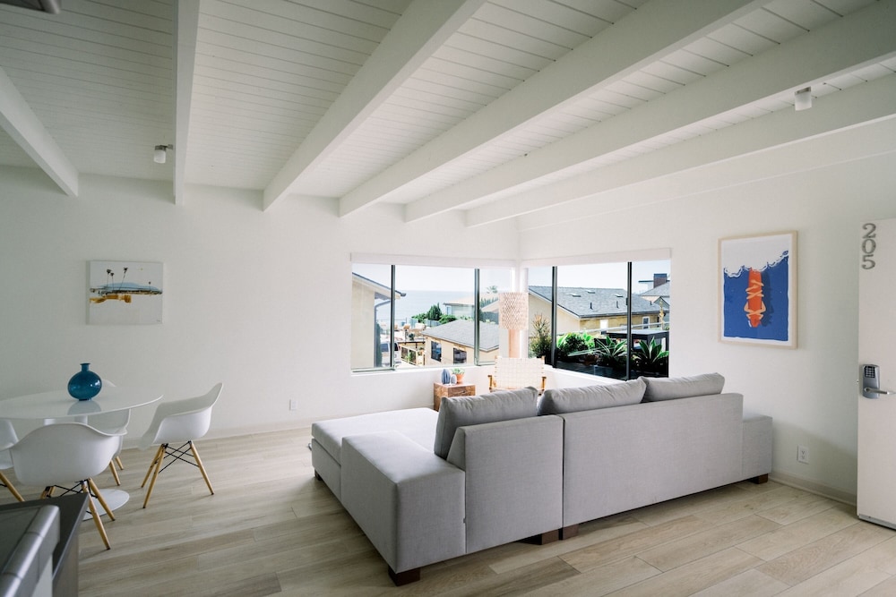 Studio Suite, 1 King Bed with Sofa bed, Ocean View