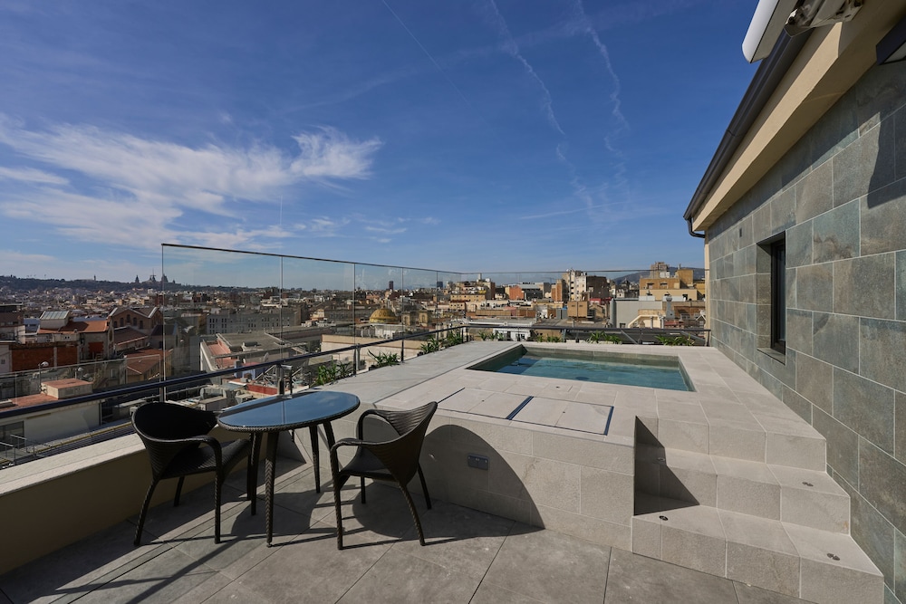Junior Suite, Private Pool (Deluxe, Single Use) thumbnail 5