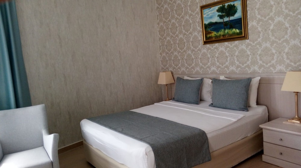 Grand Room photo 2