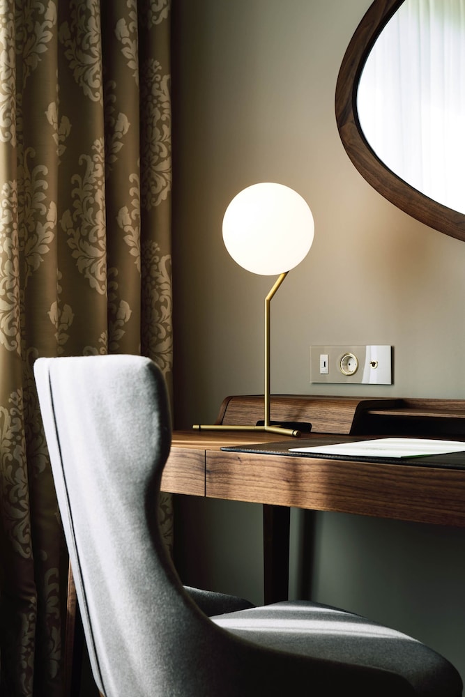 Comfort Room (Plus)