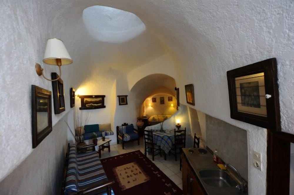 Cave Apartment - Photo 7