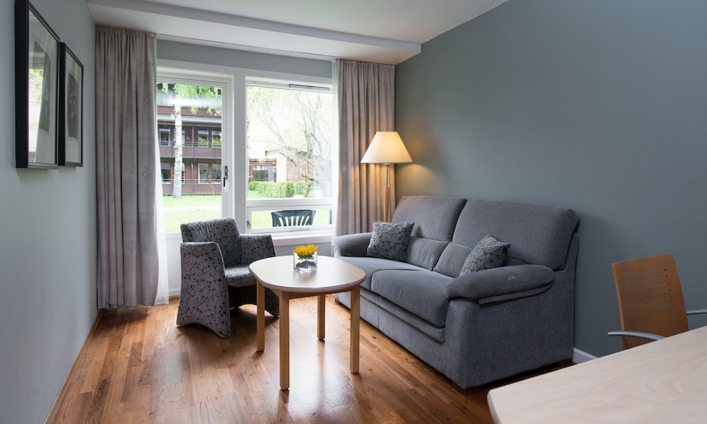 Family Room, 2 Twin Beds, Non Smoking (Standard) photo 3