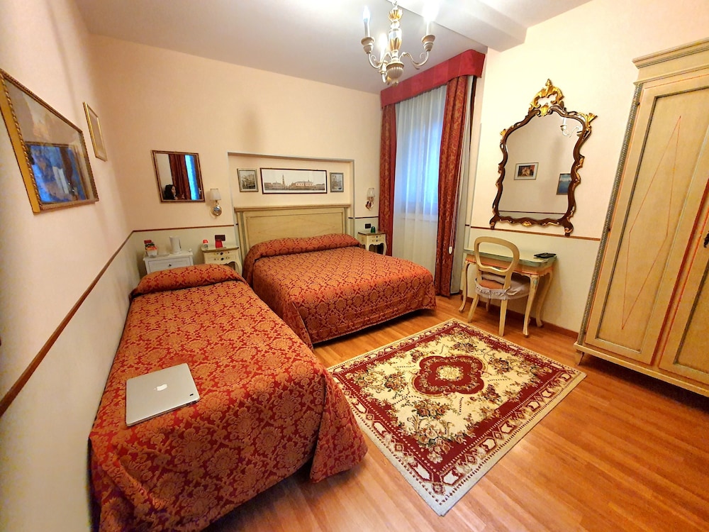 Triple Room, Private Bathroom photo 1