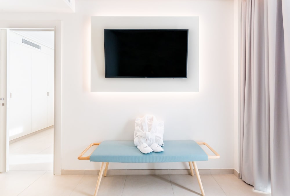 Junior Suite, Pool View