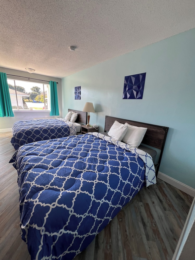 Family Room photo 1