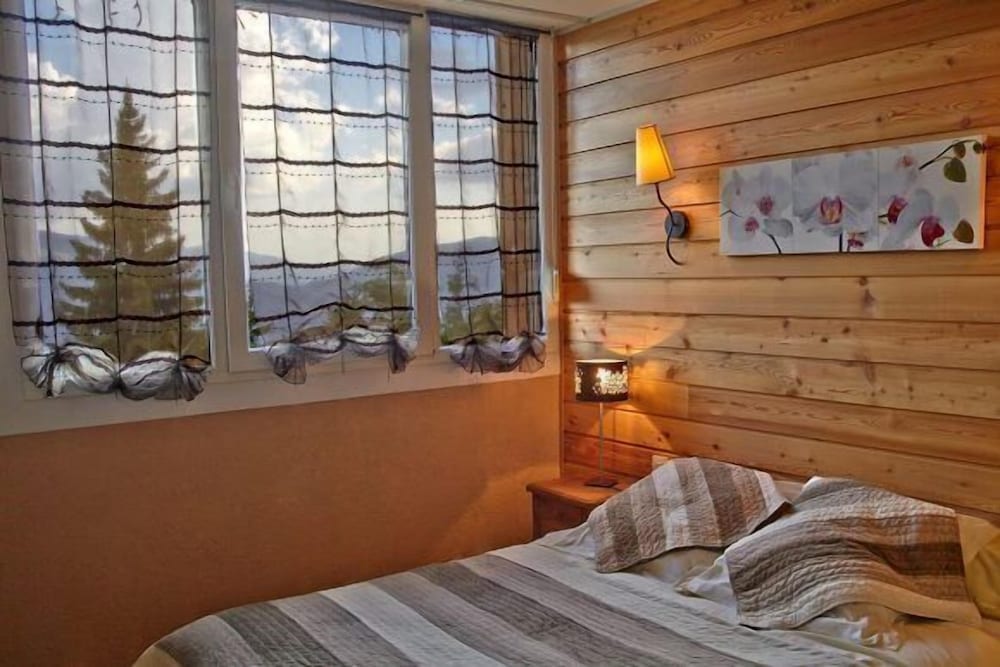 One Bedroom Apartment, South View photo 1