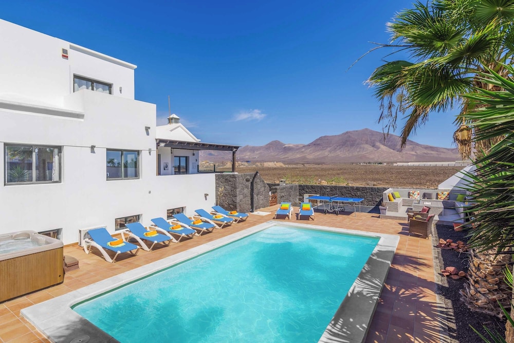 Villa (5 Habitaciones)