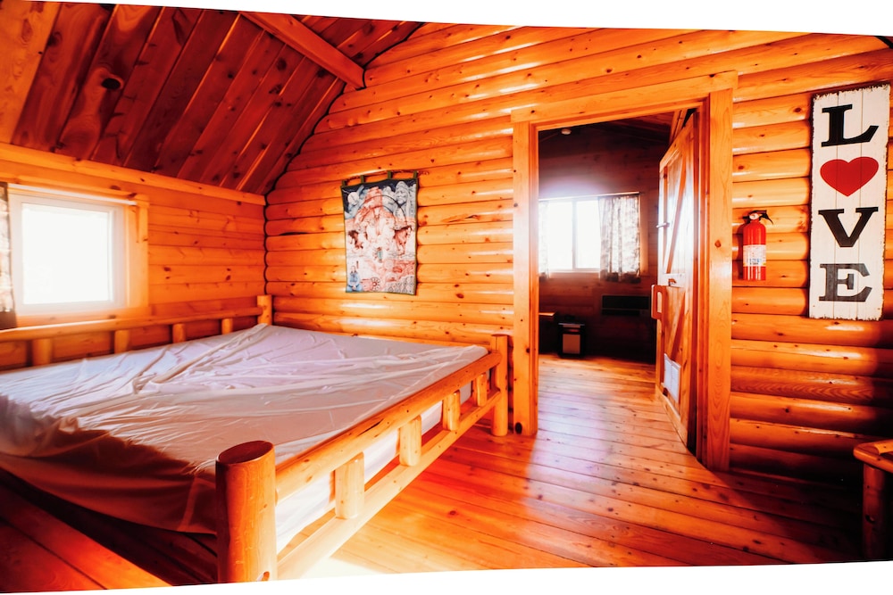 Two-Room Rustic Cabin - Yellow photo 1