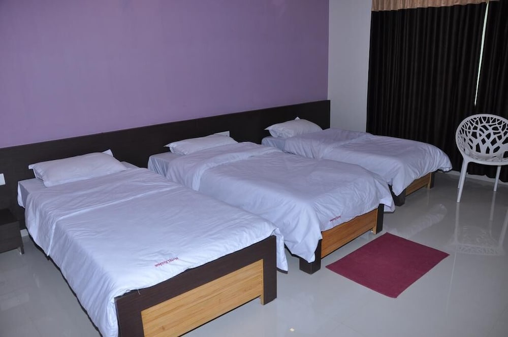 Basic Triple Room