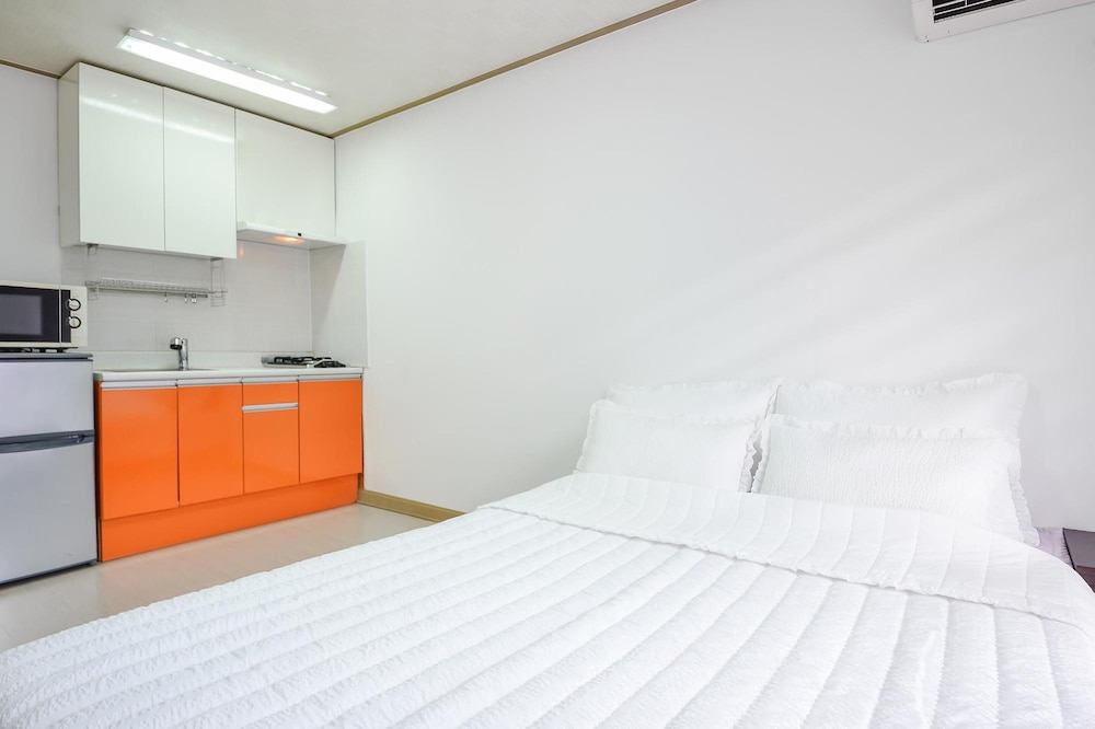 Basic Room, 1 Bedroom (B-Aliots) photo 2