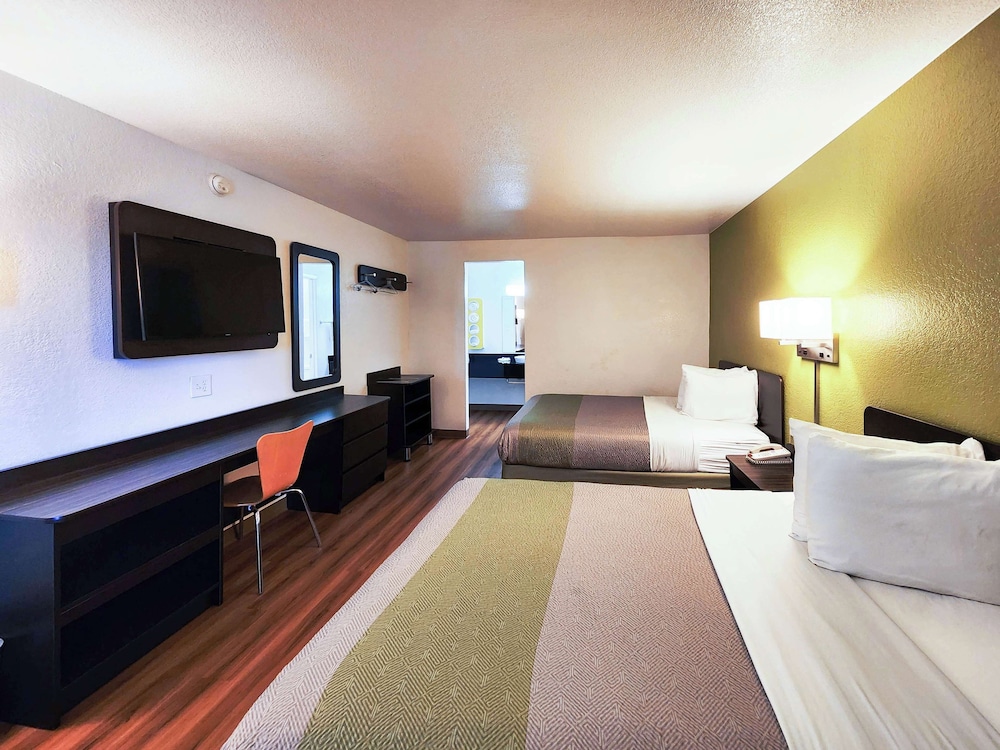 Standard Suite, 2 Queen Beds, Non Smoking photo 1