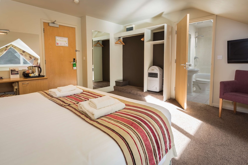 Suite, 1 King Bed, Non Smoking - Photo 3