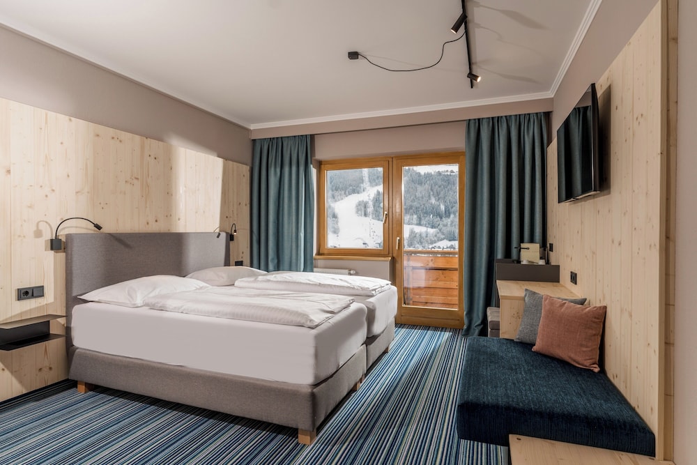 Comfort Double Room, Balcony, Mountain View