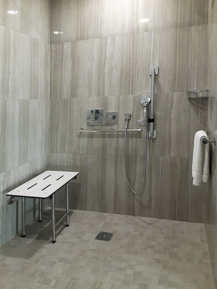 Room, 1 King Bed with Sofa bed (Mobility Accessible, Roll-In Shower) - Photo 3