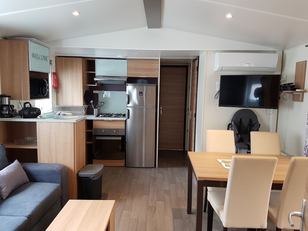 Family Mobile Home, Ensuite photo 1