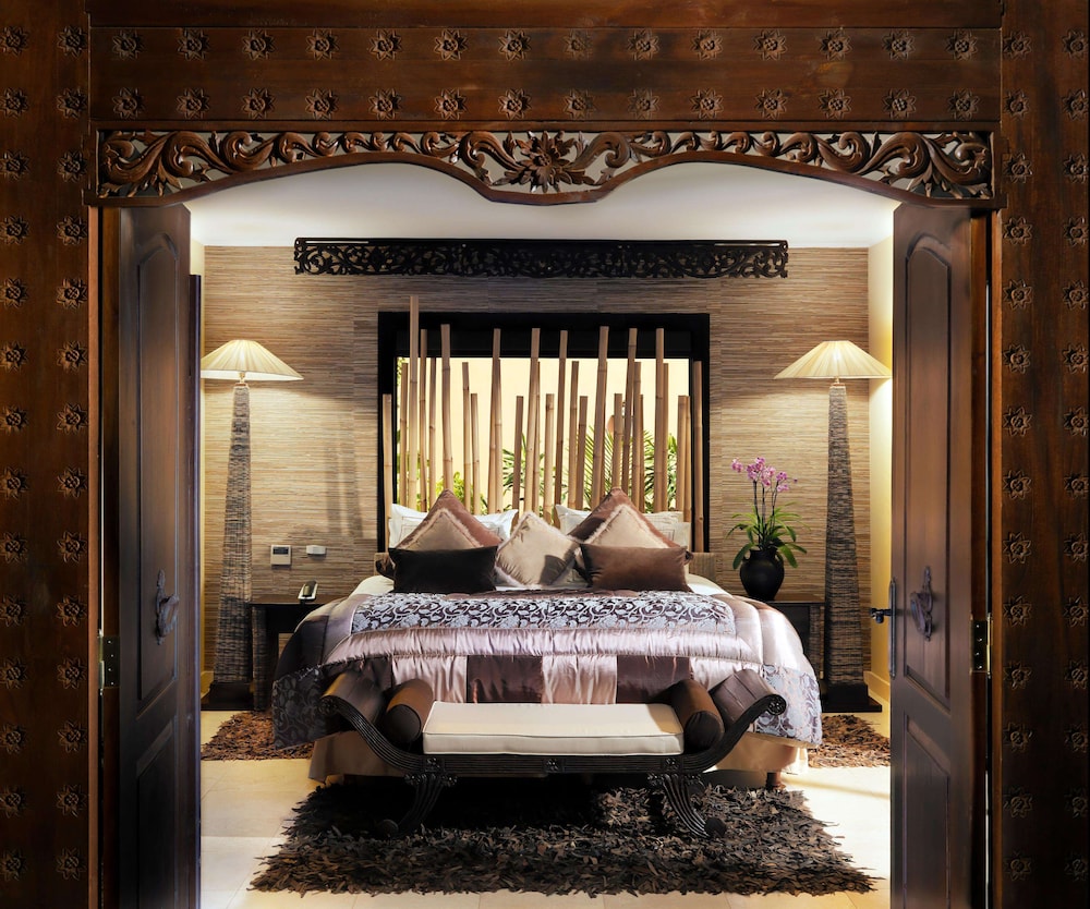 1 bedroom Grand Duchess Villa (with private heated pool)