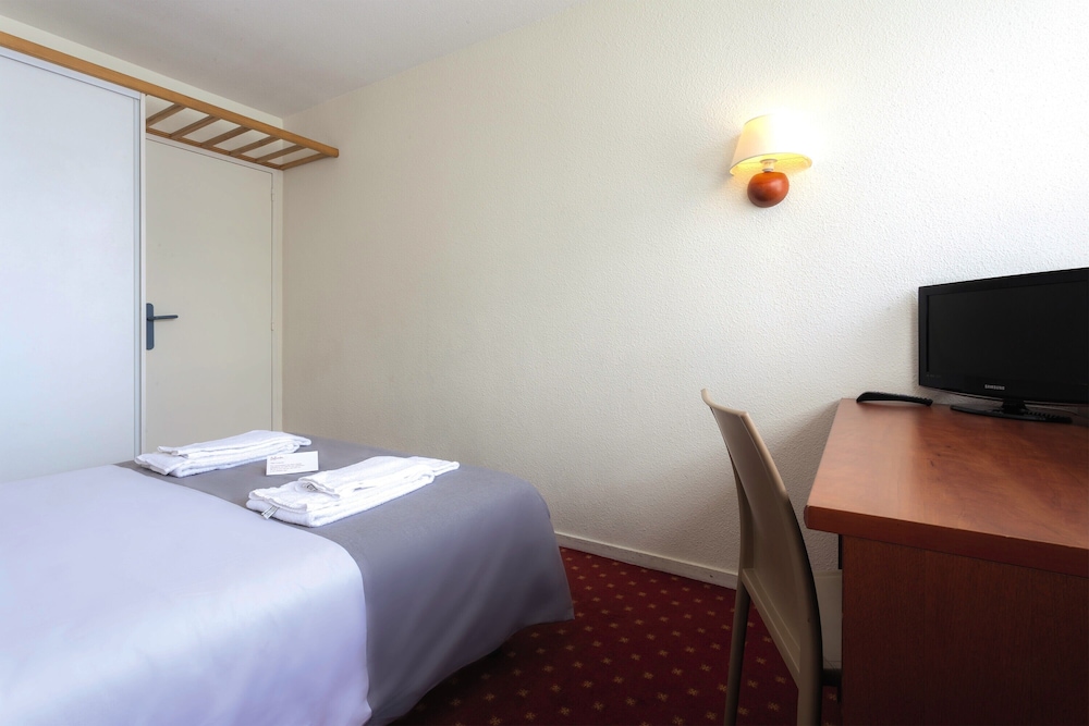 Standard Room, 2 Bedrooms photo 2