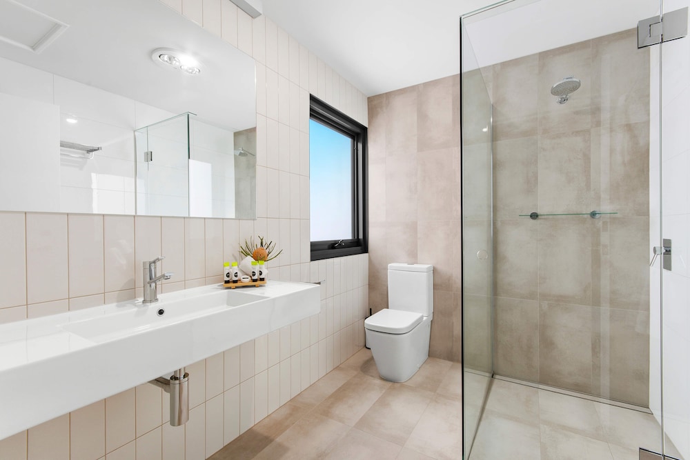 Deluxe Double or Twin Room - Photo 7