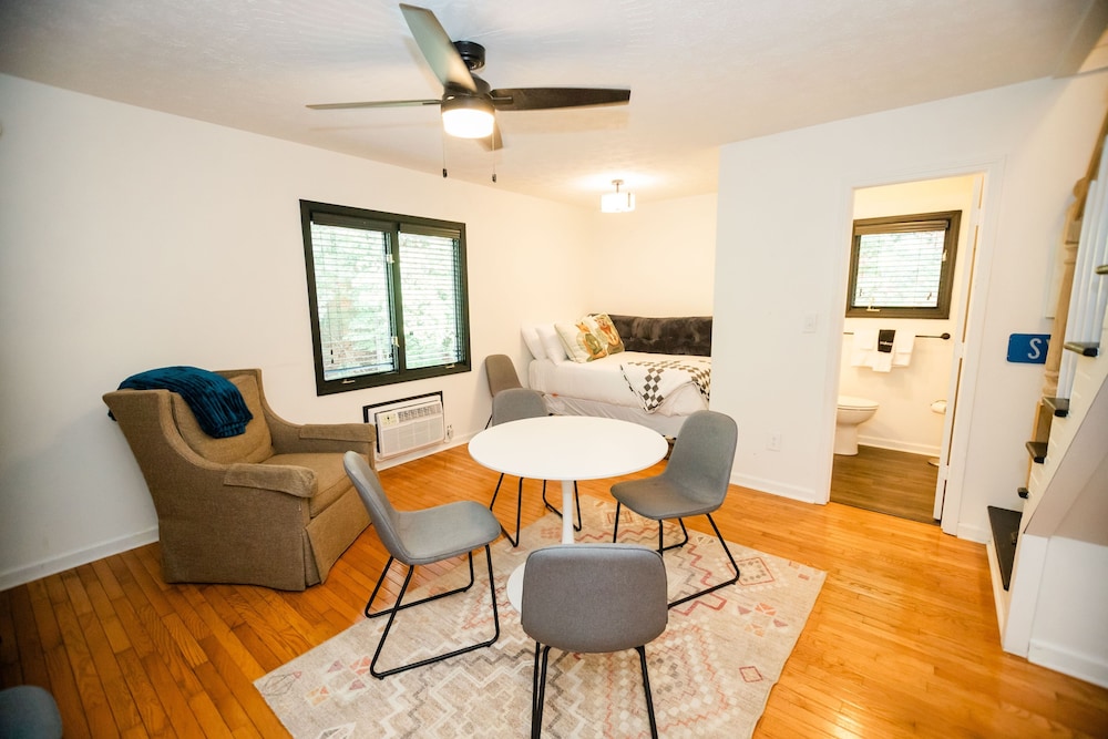 Family Suite, Non Smoking, Mountain View