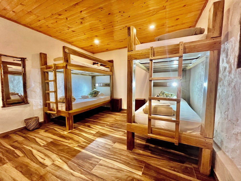 7-Bed Dormitory Room photo 2