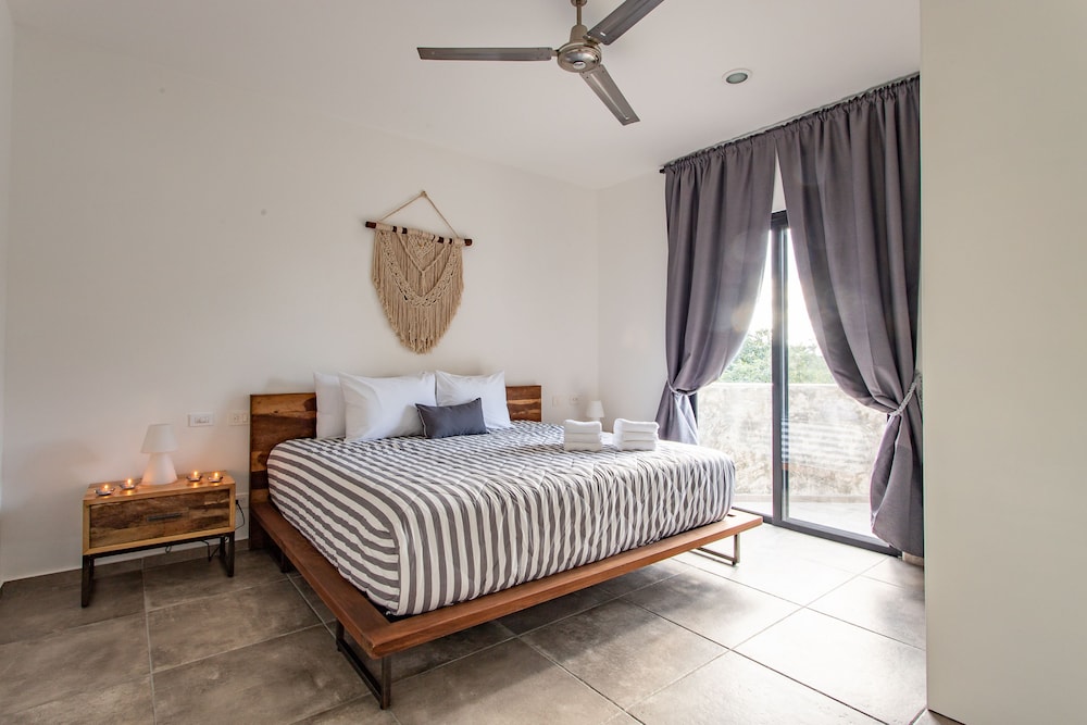 Romantic Suite, 1 King Bed, Private Pool