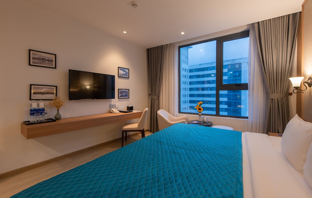 Superior Double with city view - Photo 8