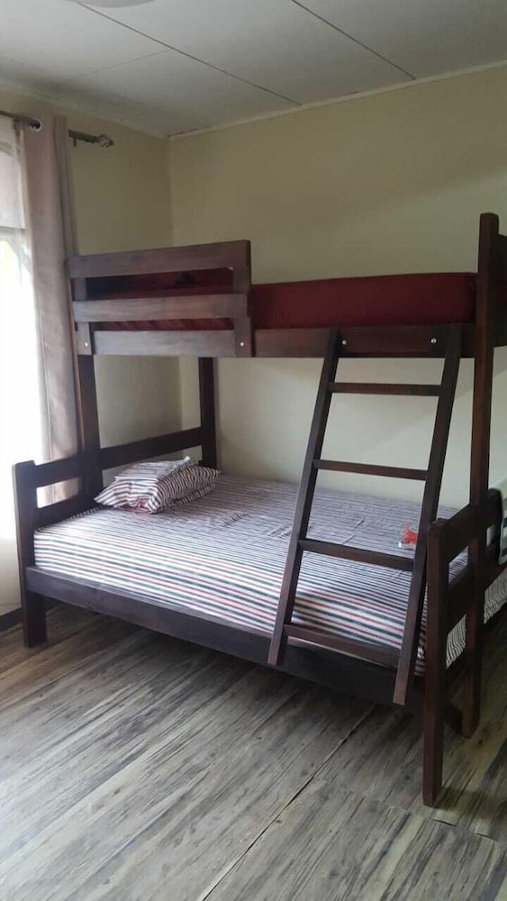 Standard Quadruple Room, Multiple Beds, Non Smoking photo 3