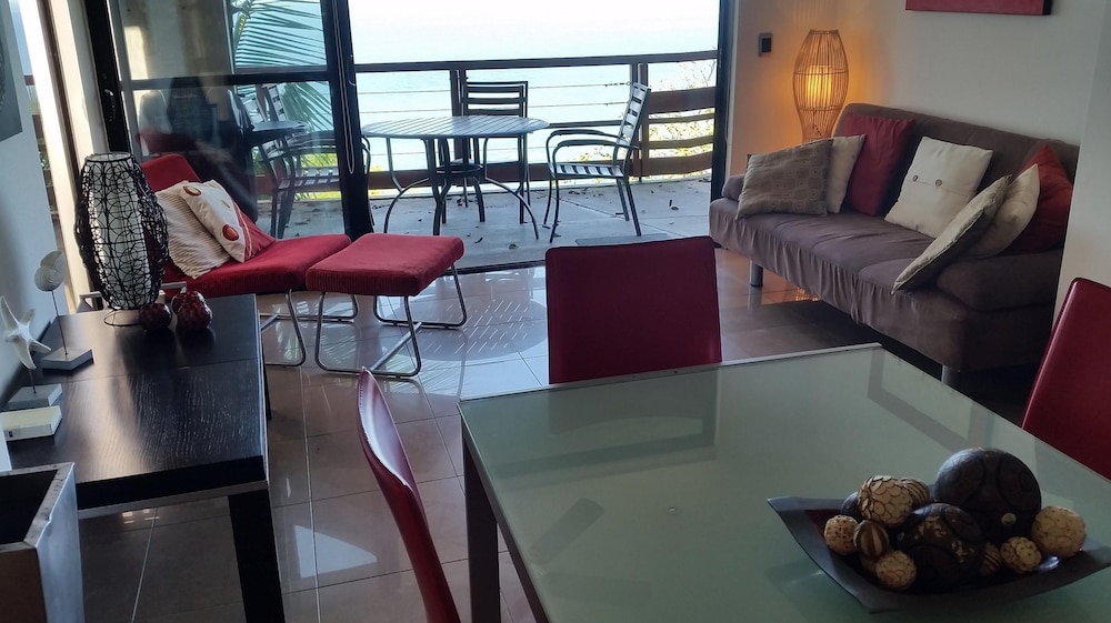 Exclusive Apartment, 3 Bedrooms, Balcony, Sea View photo 1