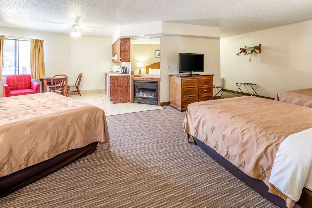 Suite, Multiple Beds, Non Smoking (Efficiency, Upgrade) - Photo 6