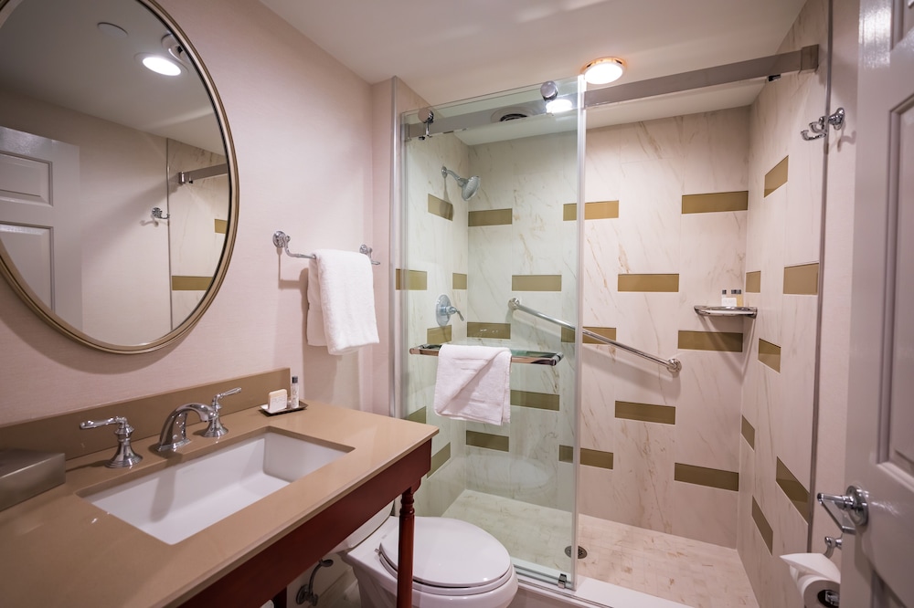 Executive Suite, 1 Bedroom, Non Smoking (2 Queens, East Tower) - Photo 8