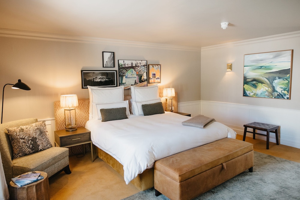 Executive Suite - Photo 3