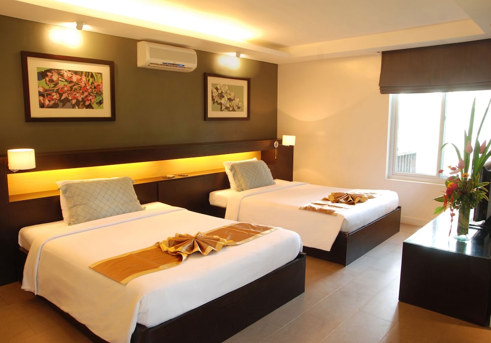 Junior Suite, 2 Queen Beds photo 3