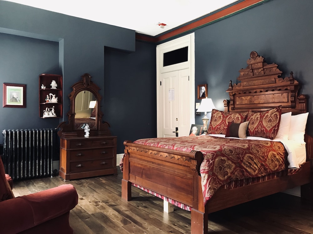 Deluxe Room, 1 Queen Bed, Non Smoking, Refrigerator (Mozart) photo 2
