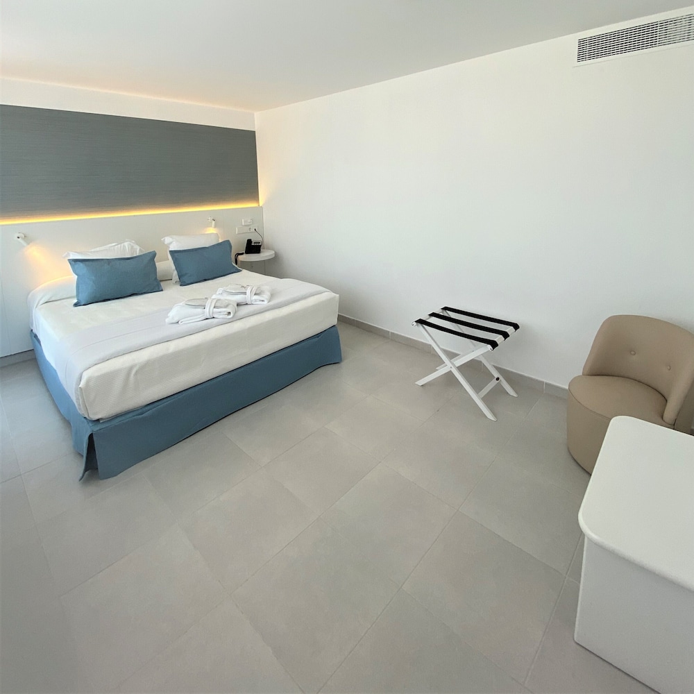 Suite Estándar, Vista Parcial al Mar