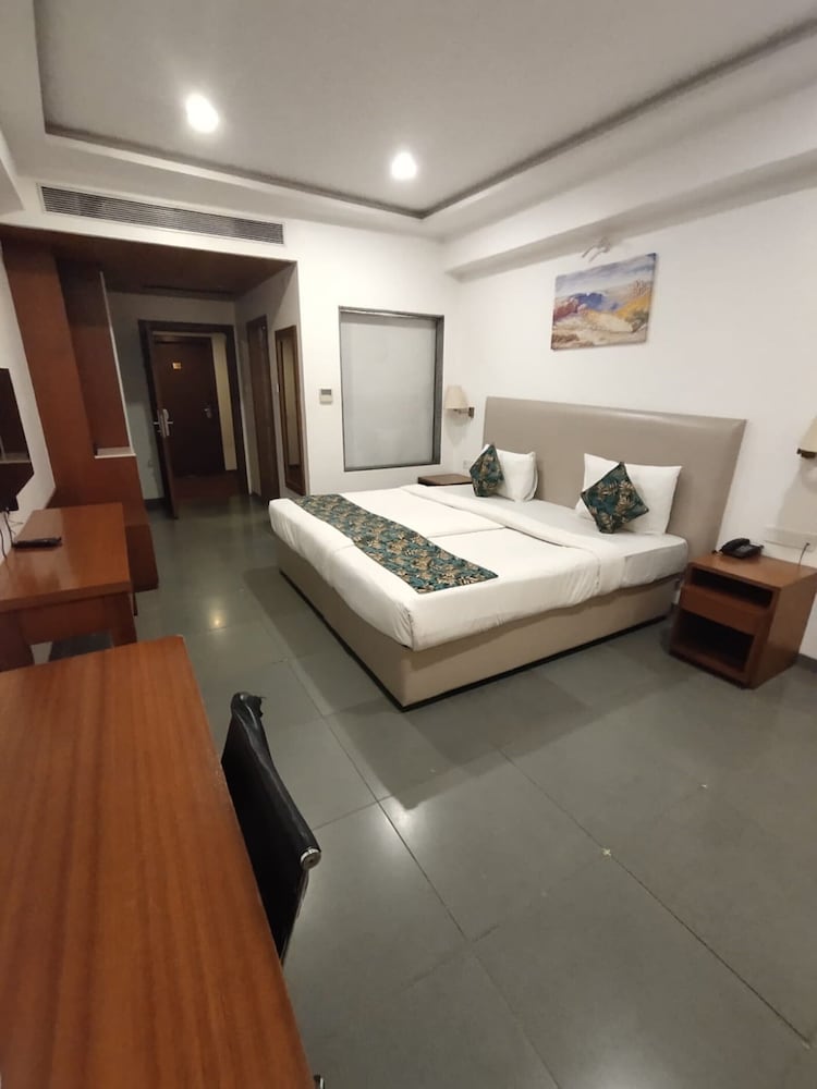 Standard Double Room, City View