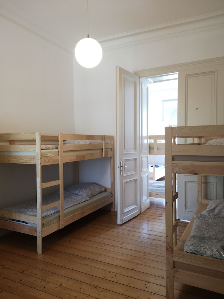 Shared Dormitory, Mixed Dorm (1 bed in 4 bed dorm) photo 3
