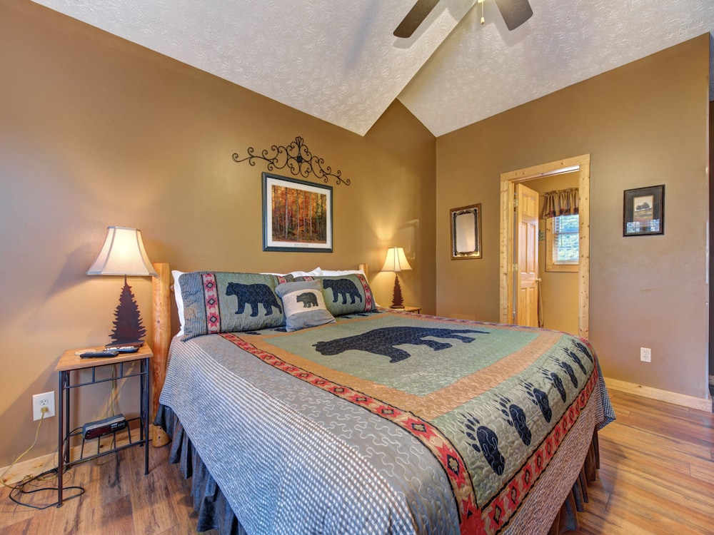 Studio (3 Bedrooms)