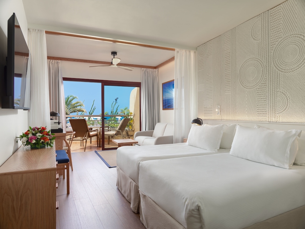 Superior Room, Sea View (2 Adults) - Photo 5