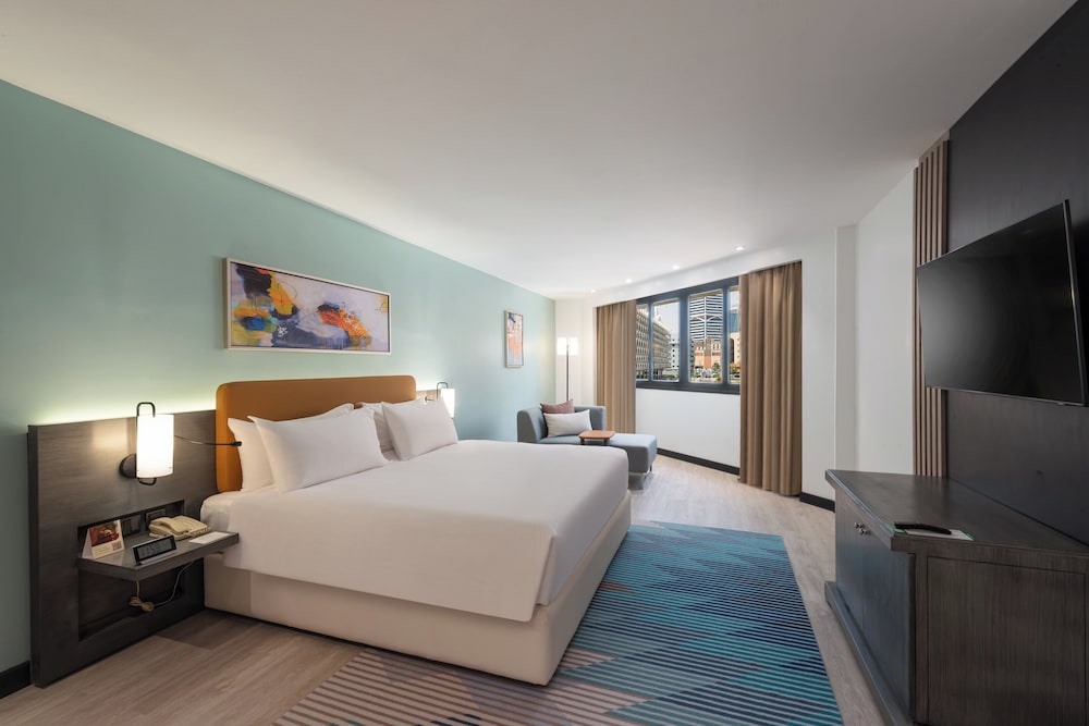 Standard Room, 1 King Bed, Smoking - Photo 10