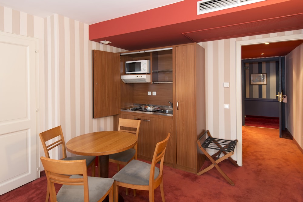 Deluxe Double or Twin Room, Balcony - Photo 6